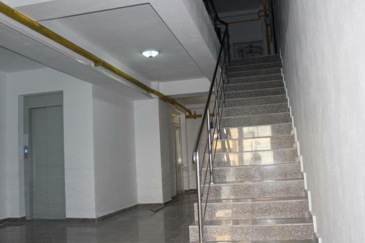 Still Apartament Крайова Экстерьер фото